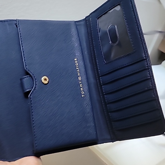 TOMMY HILFIGER NAVY BLUE CROSSBODY BAG - Picture 7 of 8